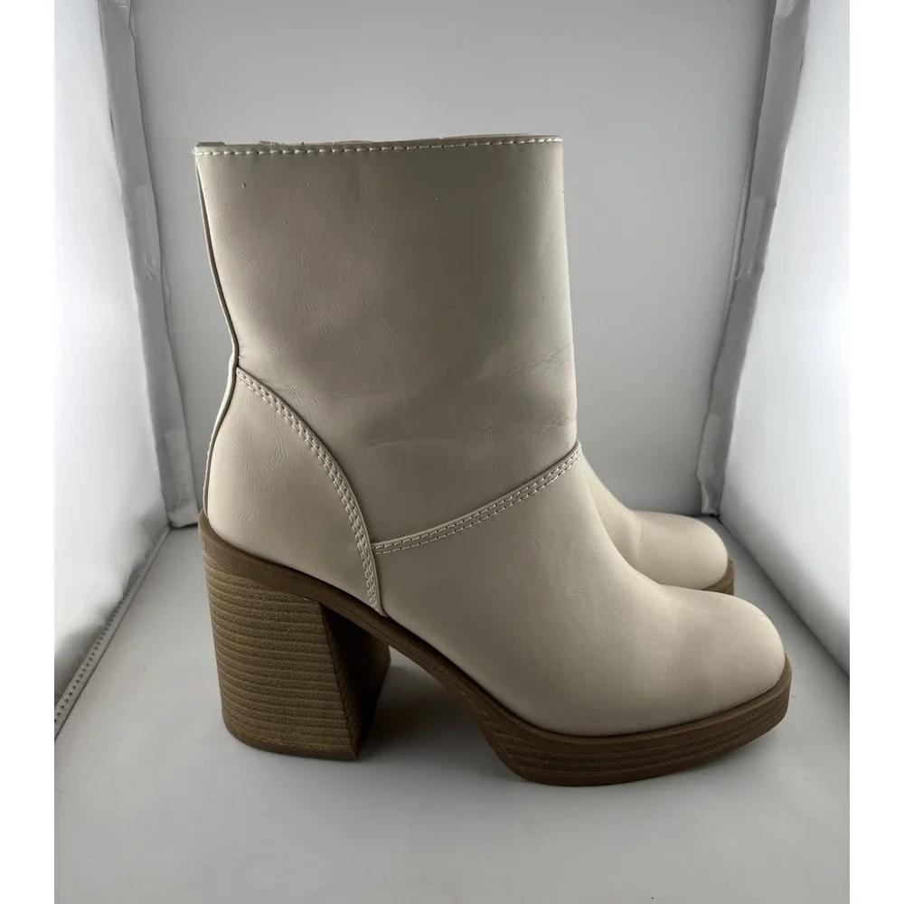 Universal Threads Chunky Ankle Zip Heel Boots Cream Faux Leather Women Size 9